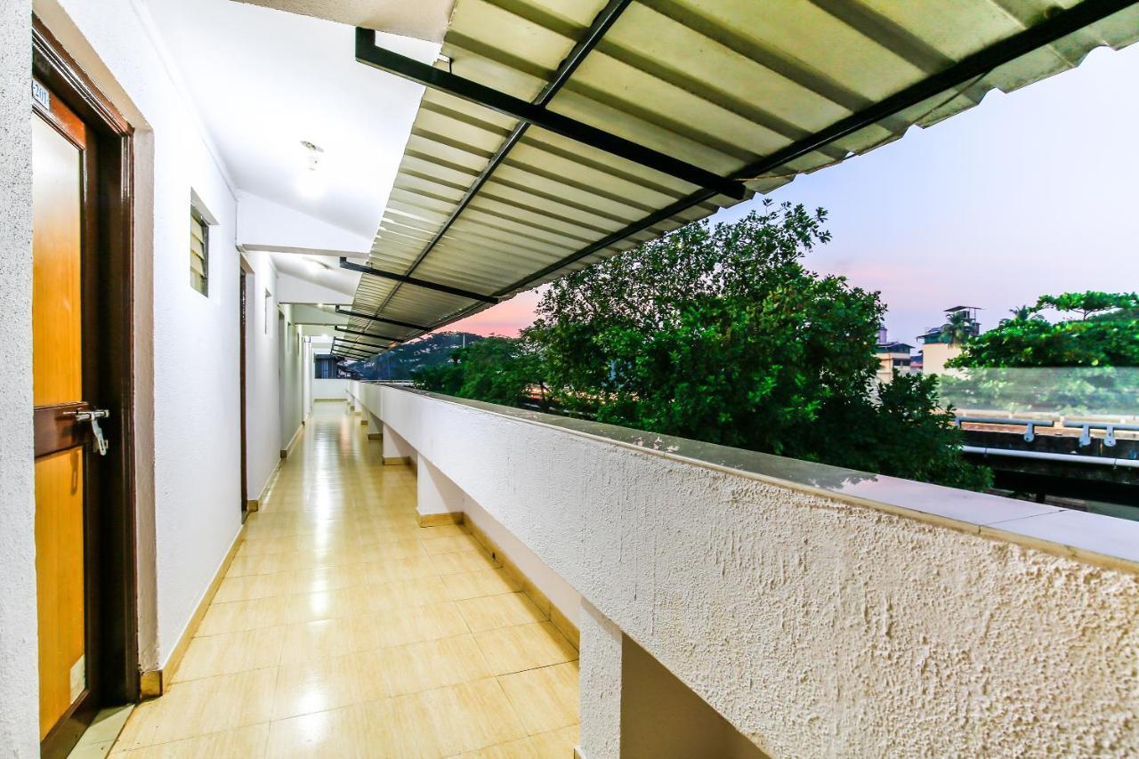 Oyo 23035 Srinivas Residency Hotel Madgaon Bagian luar foto
